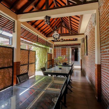 Oyo 1361 Singosari Family Residence Banyuwangi  Exterior photo