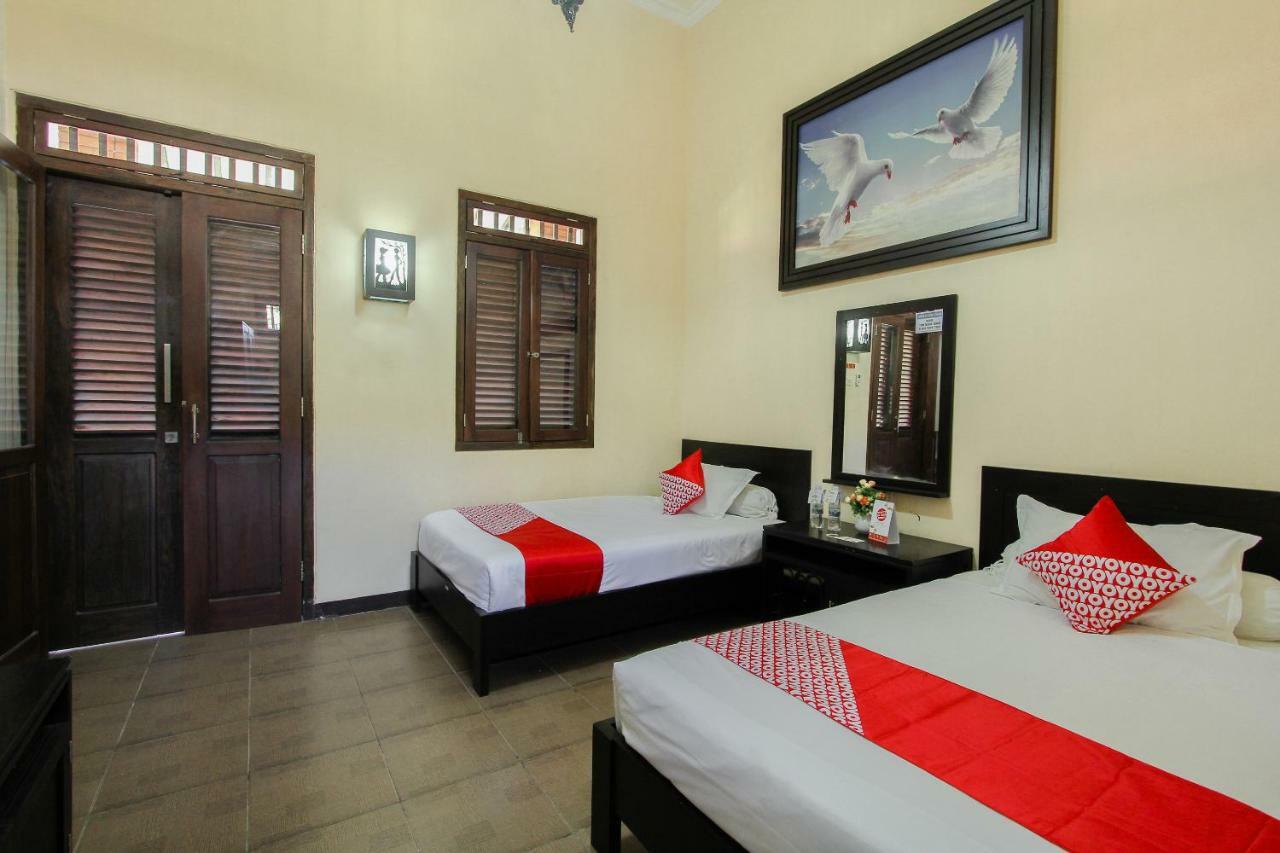 Oyo 1361 Singosari Family Residence Banyuwangi  Exterior photo