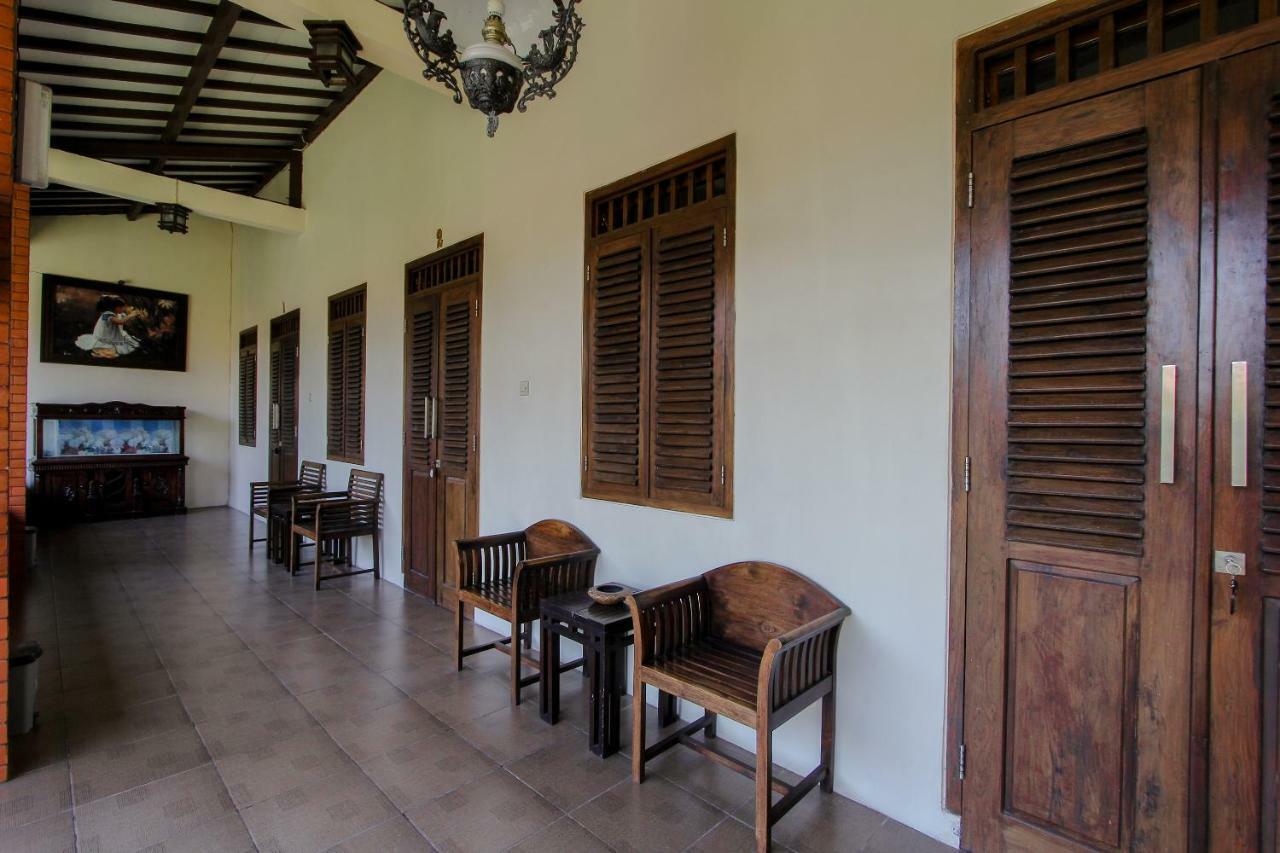Oyo 1361 Singosari Family Residence Banyuwangi  Exterior photo