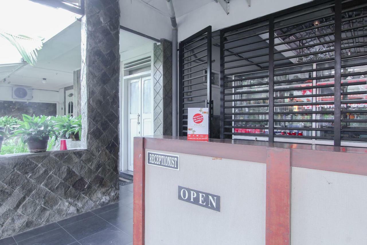 Oyo 1361 Singosari Family Residence Banyuwangi  Exterior photo