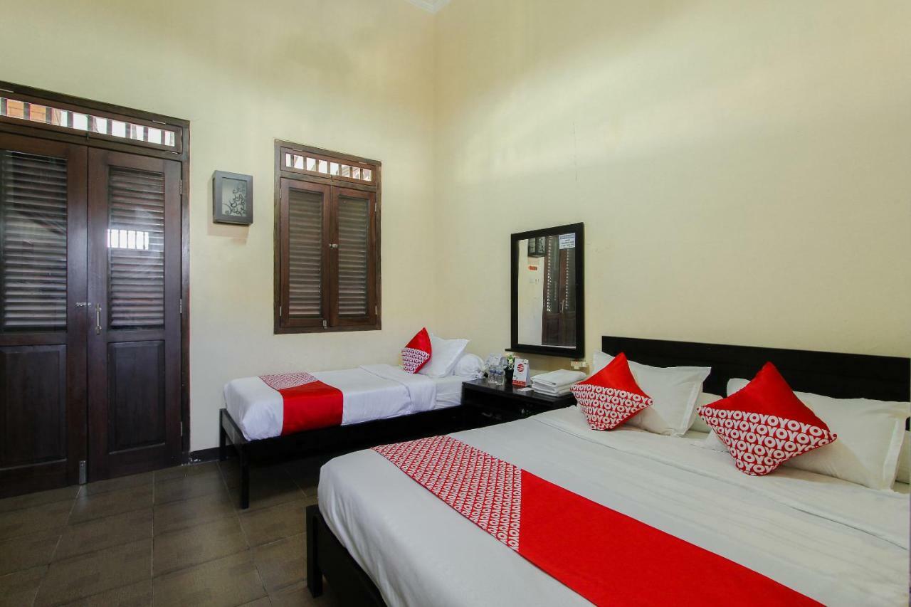 Oyo 1361 Singosari Family Residence Banyuwangi  Exterior photo