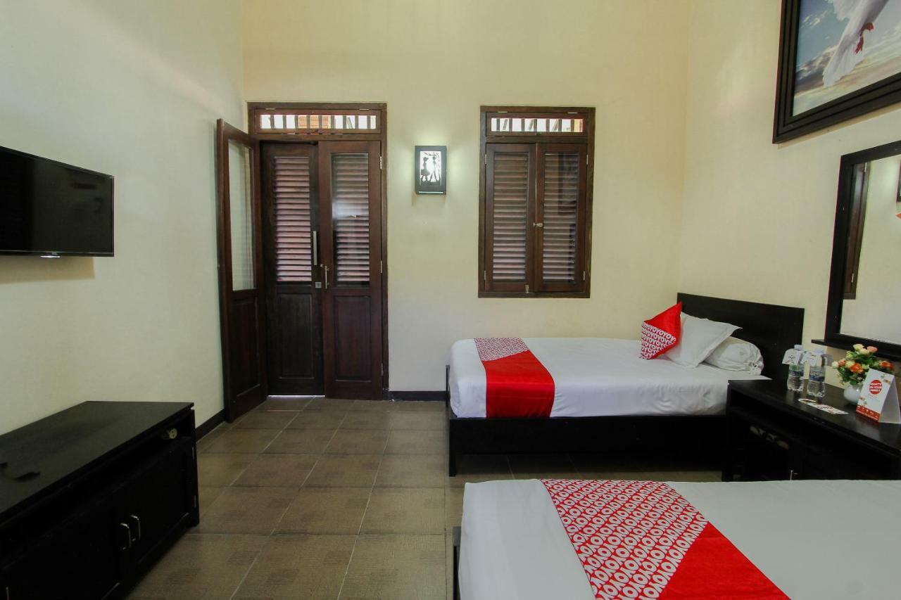 Oyo 1361 Singosari Family Residence Banyuwangi  Exterior photo