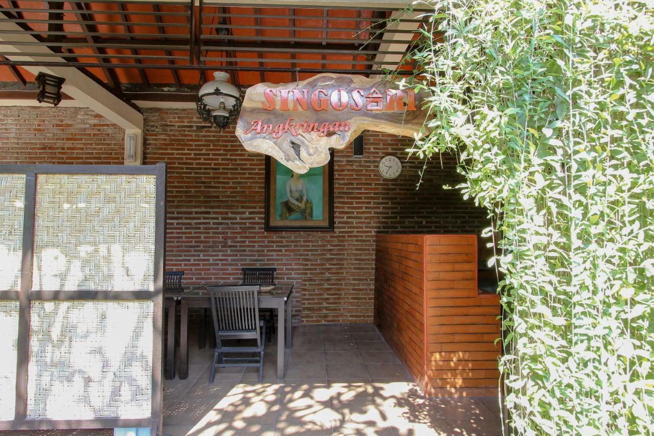 Oyo 1361 Singosari Family Residence Banyuwangi  Exterior photo