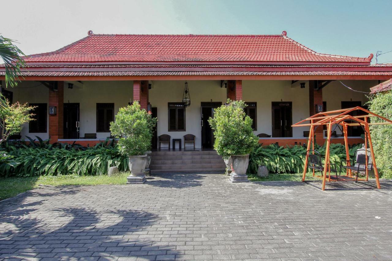 Oyo 1361 Singosari Family Residence Banyuwangi  Exterior photo